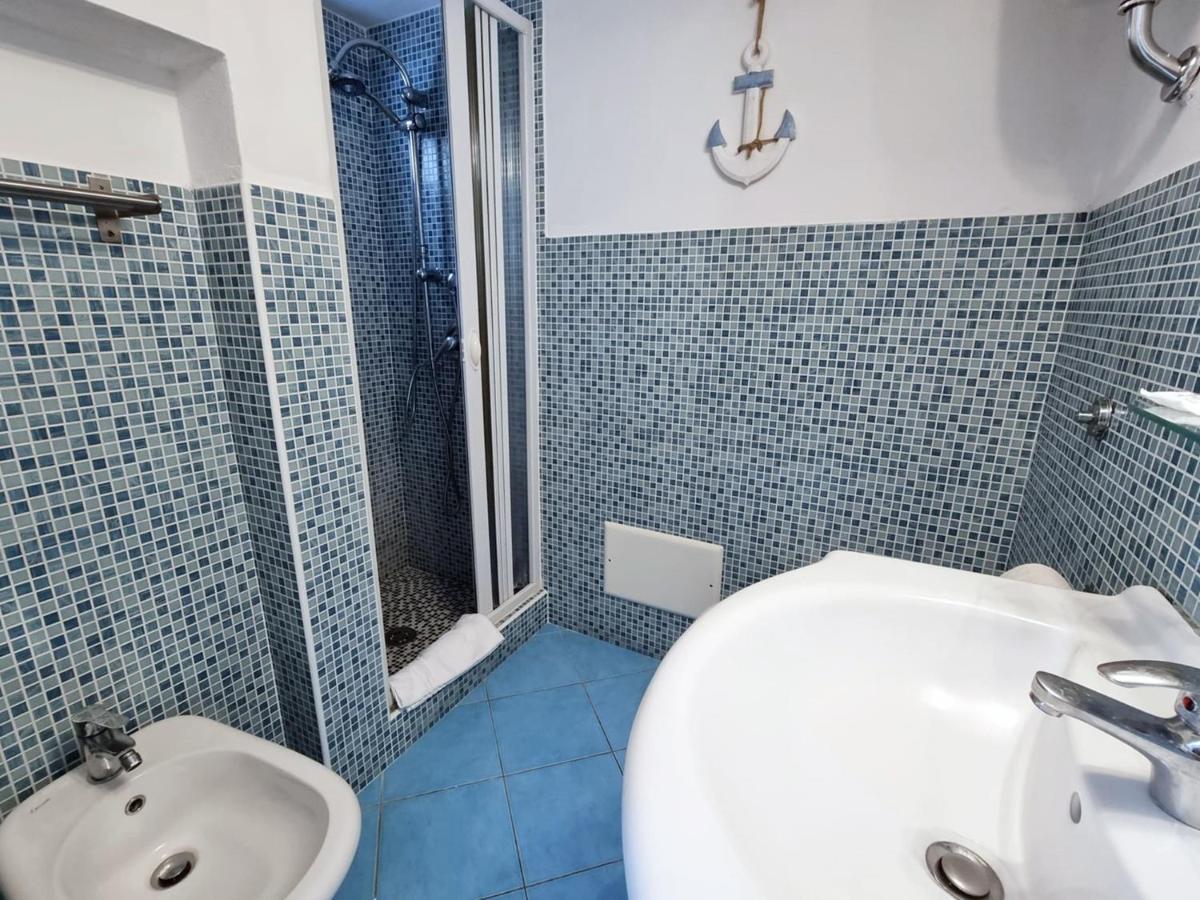 Maridea - La Darsena Apartment Ponza Ngoại thất bức ảnh